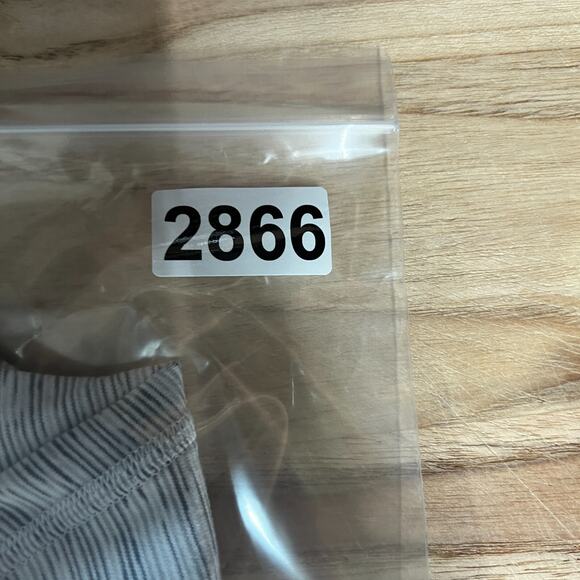 Lululemon Tank Top Women 8 Cool Racerback II Nulu Wee Are From Space Gray - Picture 5 of 5